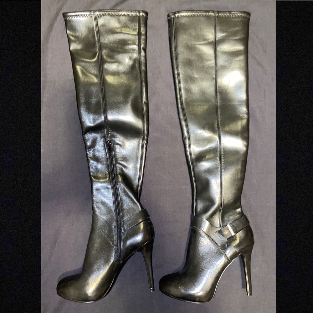 Sexy thigh-high stretch boots